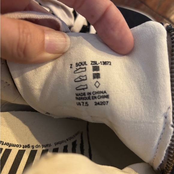 Taos Z Soul Black/Tan distressed sneakers - Picture 4 of 5